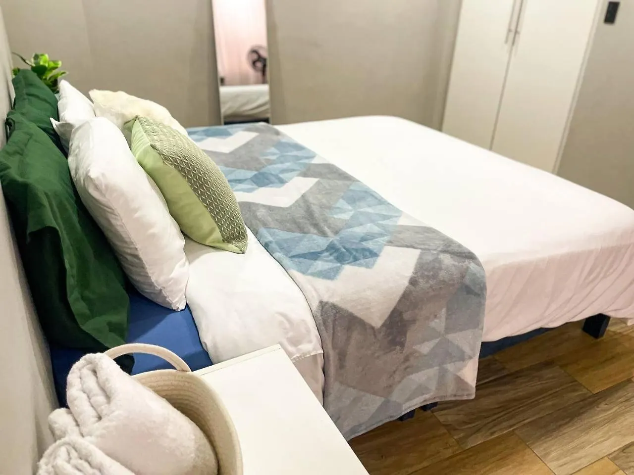 Central Suite City Center Netflix 쿠엔카 아파트